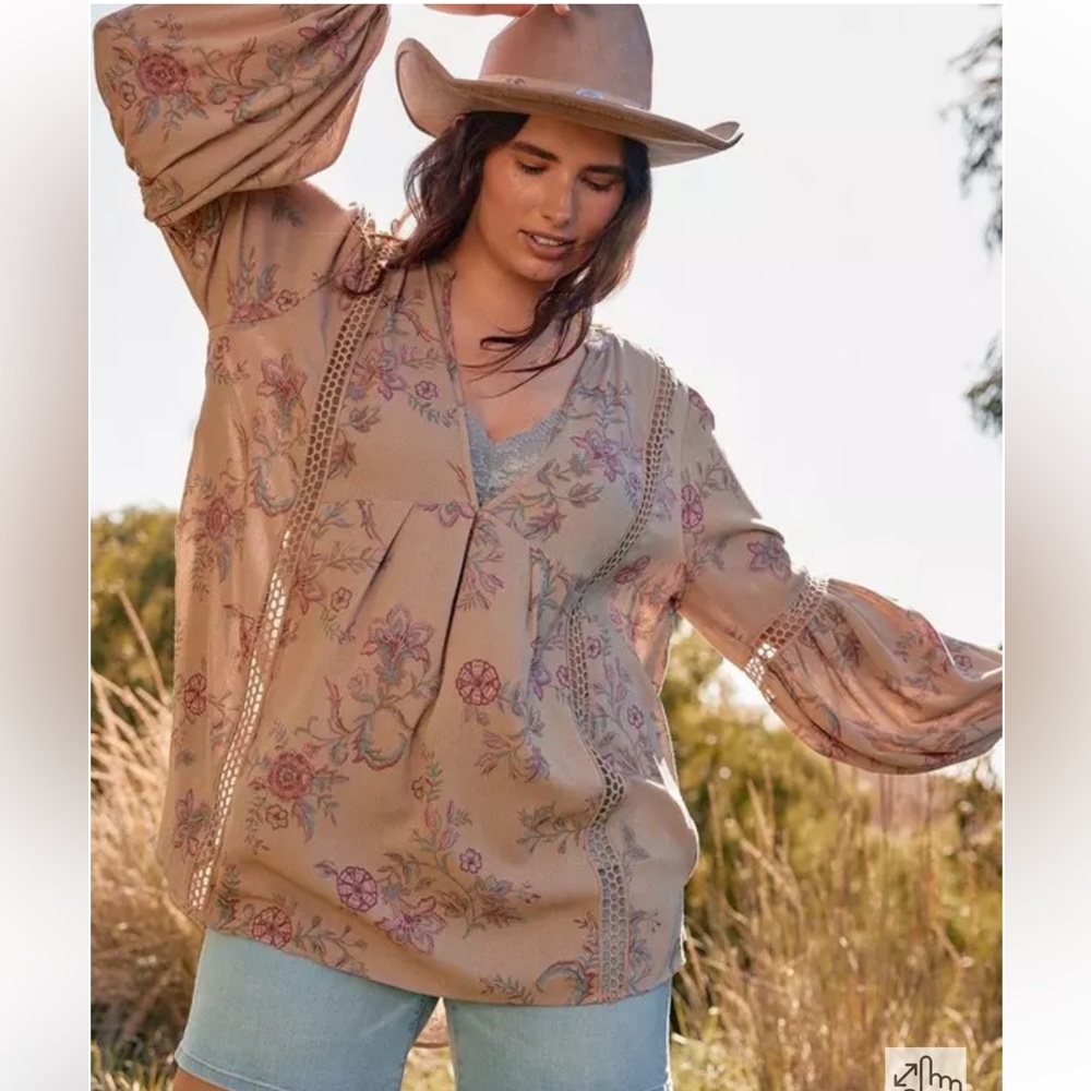 Torrid Festi Tunic Top Size 2